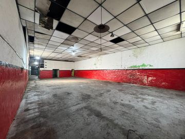 Galpón de 350 m2 Excelente Ubicacion sibre calle Arieta 1642