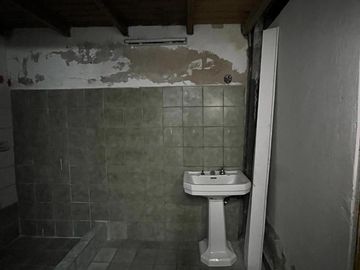 Galpón de 350 m2 Excelente Ubicacion sibre calle Arieta 1642