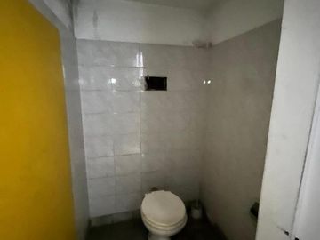 Galpón de 350 m2 Excelente Ubicacion sibre calle Arieta 1642