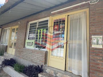 CASA EN VENTA EN BIALET MASSE MAS LOCALES COMERCIALES  CERCA RIO