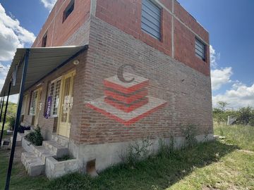 CASA EN VENTA EN BIALET MASSE MAS LOCALES COMERCIALES  CERCA RIO