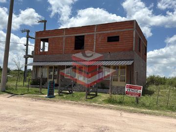 CASA EN VENTA EN BIALET MASSE MAS LOCALES COMERCIALES  CERCA RIO
