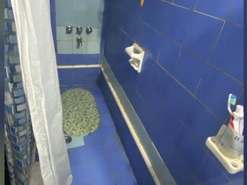 VENTA - Casa a Refaccionar - OPORTUNIDAD ! IDEAL 2/3 FAMILIAS