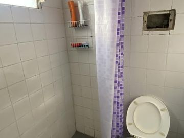 VENTA - Casa a Refaccionar - OPORTUNIDAD ! IDEAL 2/3 FAMILIAS