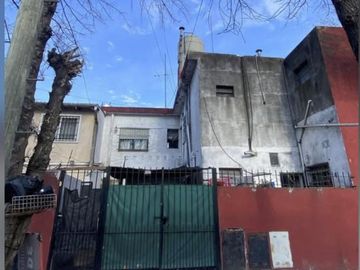 VENTA - Casa a Refaccionar - OPORTUNIDAD ! IDEAL 2/3 FAMILIAS