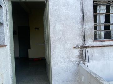 VENTA - Casa a Refaccionar - OPORTUNIDAD ! IDEAL 2/3 FAMILIAS