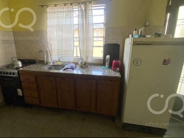 VENTA - Casa a Refaccionar - OPORTUNIDAD ! IDEAL 2/3 FAMILIAS