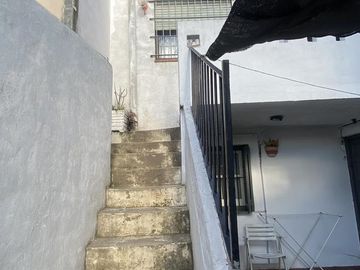 VENTA - Casa a Refaccionar - OPORTUNIDAD ! IDEAL 2/3 FAMILIAS