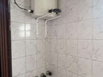 VENTA - Casa a Refaccionar - OPORTUNIDAD ! IDEAL 2/3 FAMILIAS