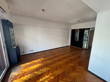 Venta Departamento 4 Ambientes en Flores con Renta