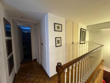 Dúplex de 6 ambientes en VENTA sobre libertador con balcon aterrazado.