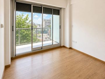 Venta departamento 2 ambientes luminoso, amenities. Flores