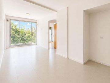 Venta departamento 2 ambientes luminoso, amenities. Flores