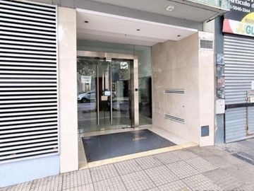 Venta departamento 2 ambientes Amenities. Flores