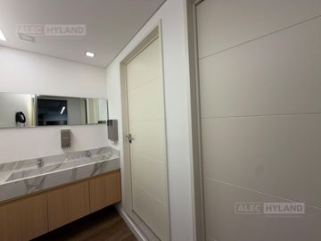 Oficina en Venta con cocheras en Olivos
