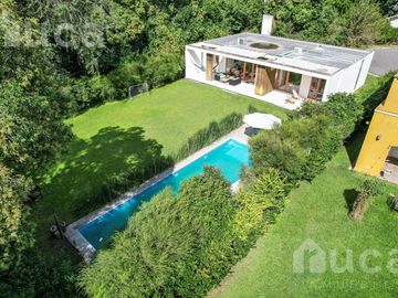 Casa en venta en Barrio Privado La Quinta con 3 dormitorios jardín y pileta