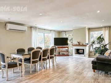 Venta casa 4 ambientes con local y pileta en Tigre Centro