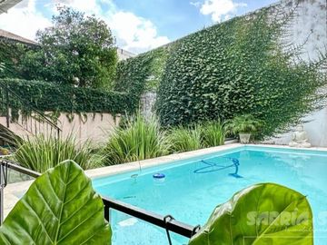 Venta casa 4 ambientes con local y pileta en Tigre Centro