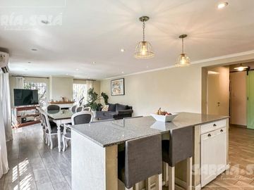 Venta casa 4 ambientes con local y pileta en Tigre Centro