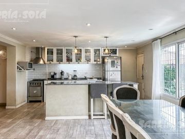 Venta casa 4 ambientes con local y pileta en Tigre Centro