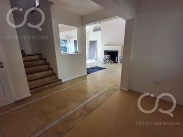 Casa en venta en Barrio Bermudas - Pilar