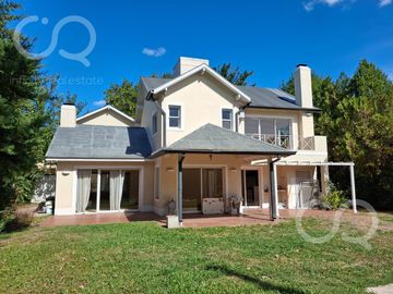 Casa en venta en Barrio Bermudas - Pilar