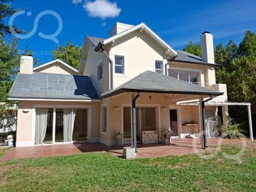 Casa en venta en Barrio Bermudas - Pilar