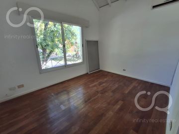 Casa en venta en Barrio Bermudas - Pilar
