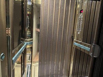 Excelente oficina con 2 cocheras en edificio de Categoría