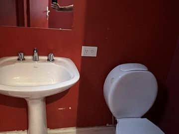 Excelente oficina con 2 cocheras en edificio de Categoría