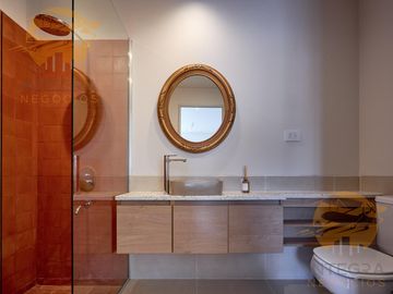 Casa 3 dormitorios + comodín en Sarmiento 2300