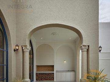 Casa 3 dormitorios + comodín en Sarmiento 2300