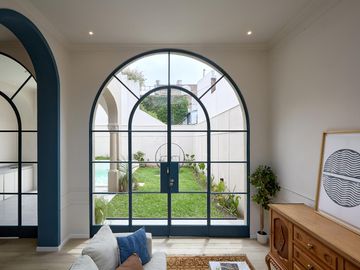 Casa 3 dormitorios + comodín en Sarmiento 2300