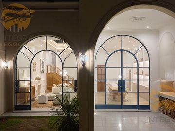 Casa 3 dormitorios + comodín en Sarmiento 2300