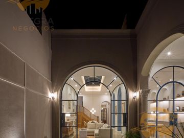 Casa 3 dormitorios + comodín en Sarmiento 2300