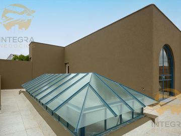 Casa 3 dormitorios + comodín en Sarmiento 2300