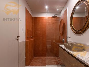 Casa 3 dormitorios + comodín en Sarmiento 2300