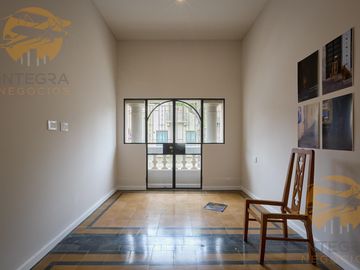 Casa 3 dormitorios + comodín en Sarmiento 2300