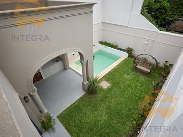 Casa 3 dormitorios + comodín en Sarmiento 2300
