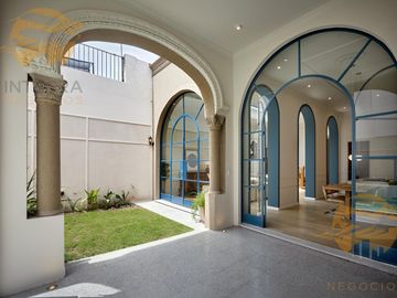 Casa 3 dormitorios + comodín en Sarmiento 2300
