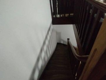 Casa en venta en Adrogue 5 ambientes ideal uso profesional frente a la plaza brown