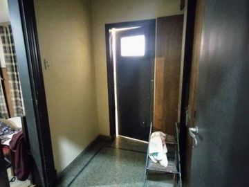 Casa en venta en Adrogue 5 ambientes ideal uso profesional frente a la plaza brown