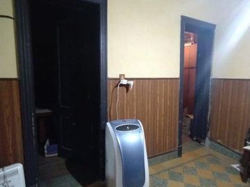 Casa en venta en Adrogue 5 ambientes ideal uso profesional frente a la plaza brown