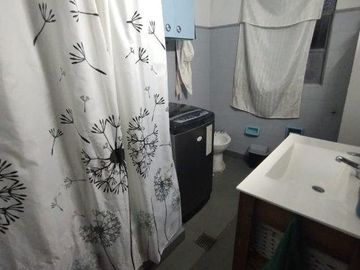 Casa en venta en Adrogue 5 ambientes ideal uso profesional frente a la plaza brown