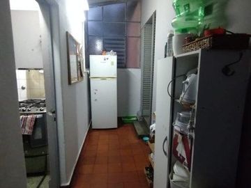 Casa en venta en Adrogue 5 ambientes ideal uso profesional frente a la plaza brown