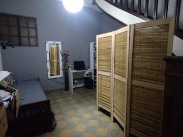 Casa en venta en Adrogue 5 ambientes ideal uso profesional frente a la plaza brown