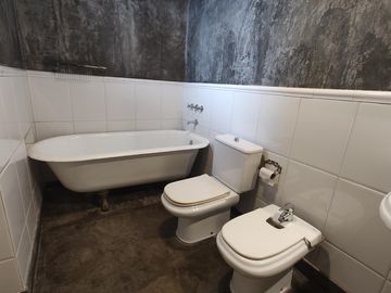 Impecable Loft de 2 ambientes con balcón