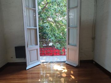 Impecable Loft de 2 ambientes con balcón