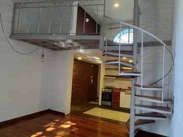 Impecable Loft de 2 ambientes con balcón