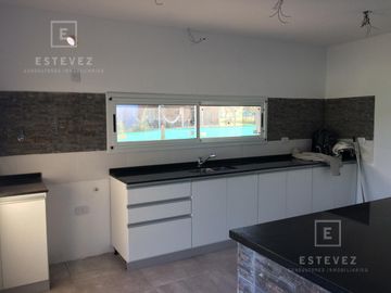 Casa en alquiler anual, 3 dormitorios, Barrio Cerrado San Matías, Escobar
